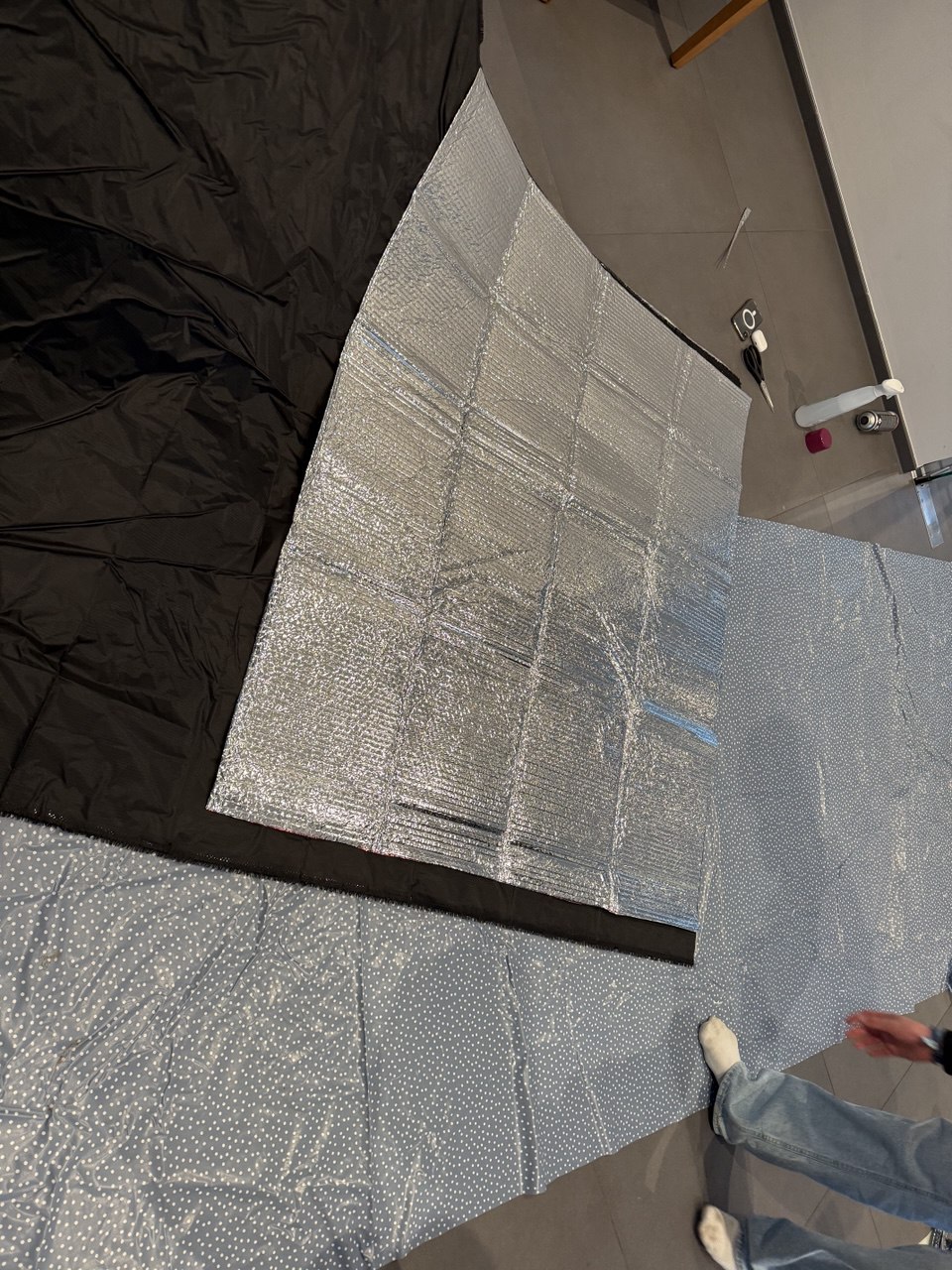 Arbeitsfläche mit Schutzfolie